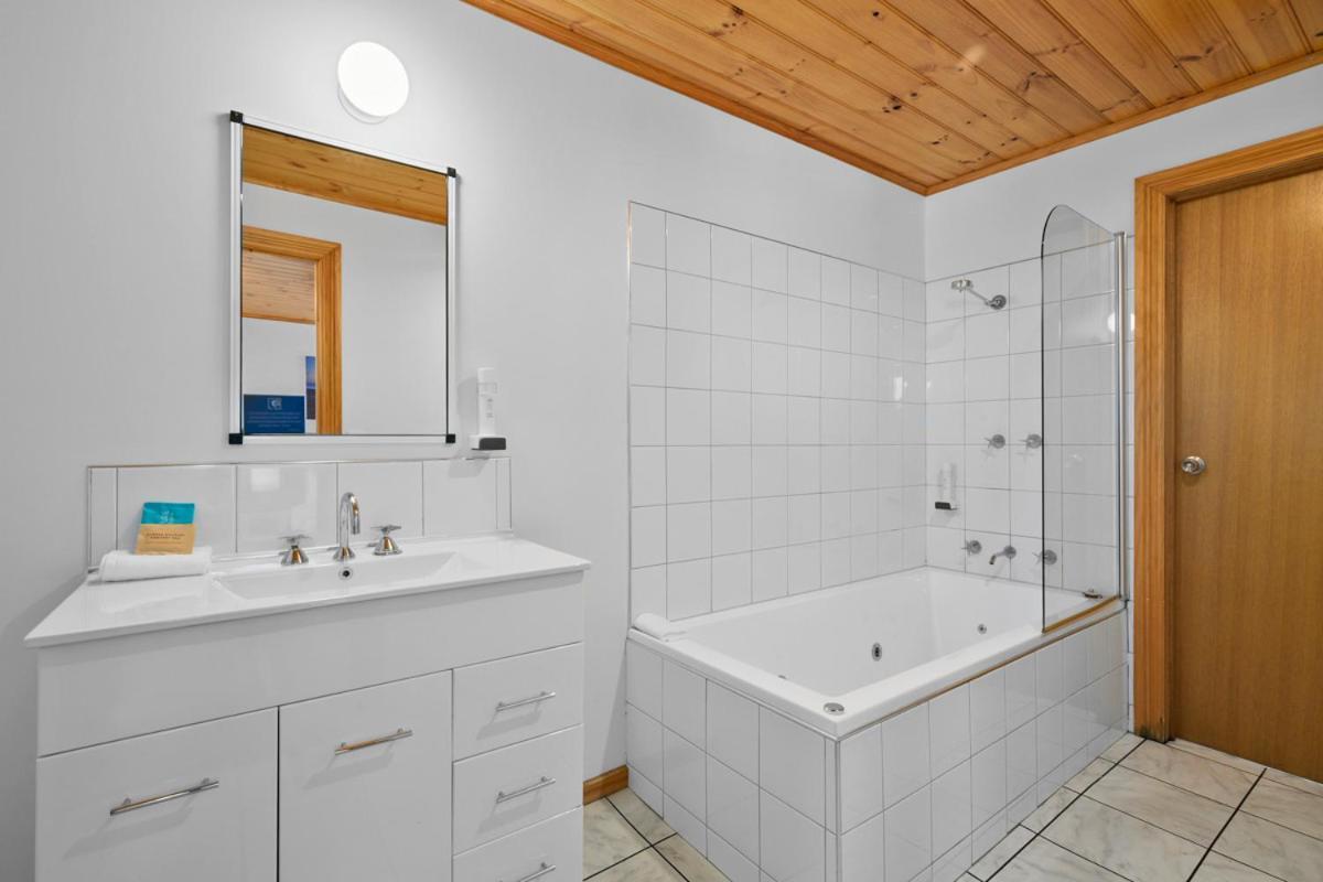 Stanley Seaview Inn Ngoại thất bức ảnh